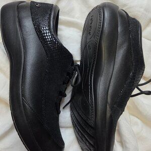 NEW NO BOX Revere LEATHER Alberta Lace Sneakers Black/Metallic 41W / 10W (wide)